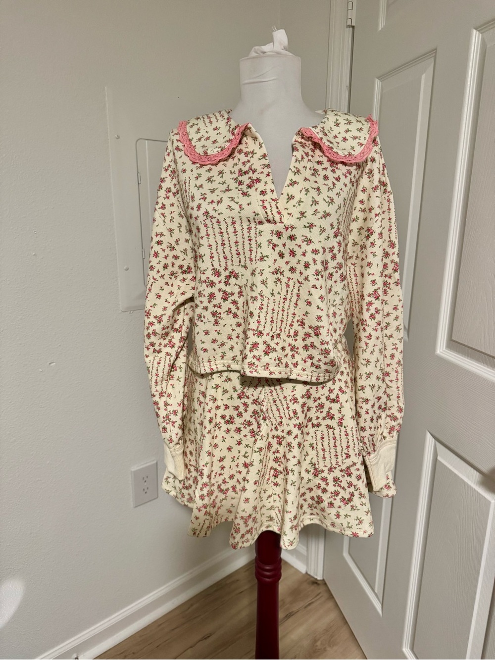Peach Love California Floral Peter Pan Collar Top Skirt Set Small - Picture 2 of 5
